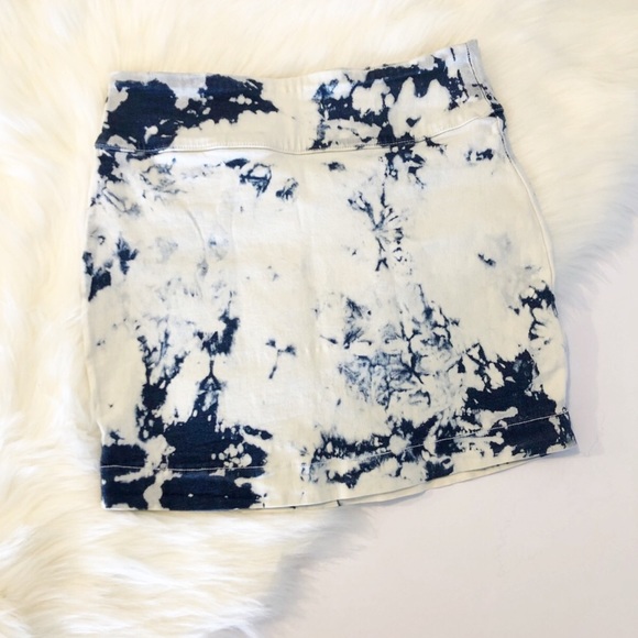 BDG Dresses & Skirts - 💜UO BDG bleached out tie dye mini skirt